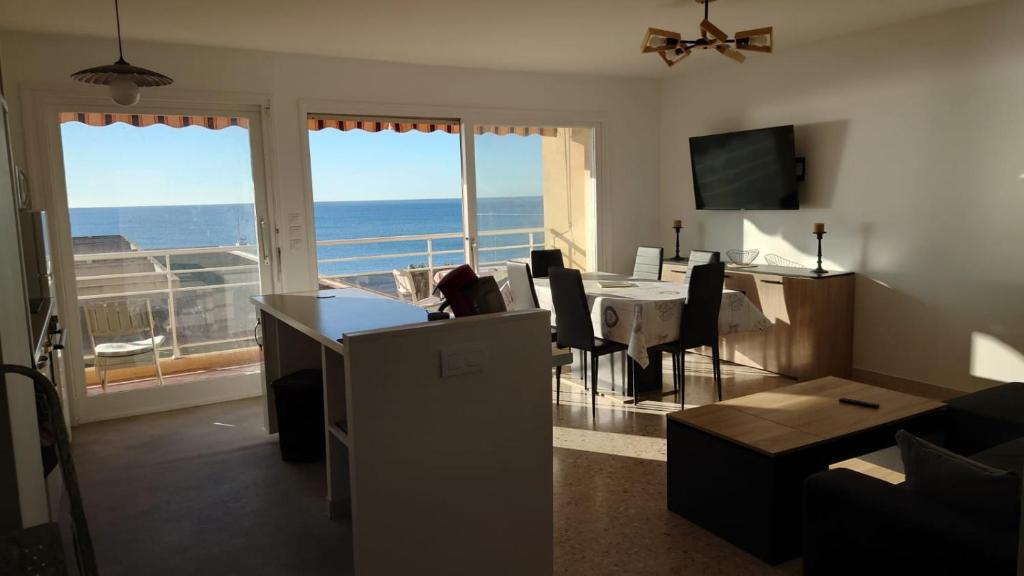 Appartement face à la plage - 1