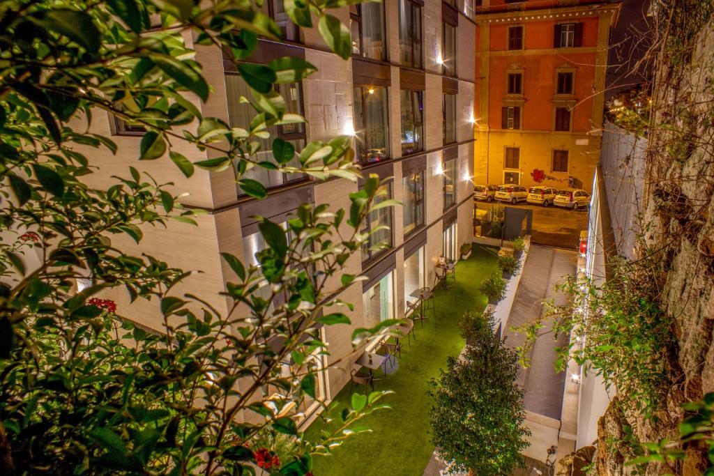 Spring House Hotel Rome Vatican, Tapestry Collection Hilton 4