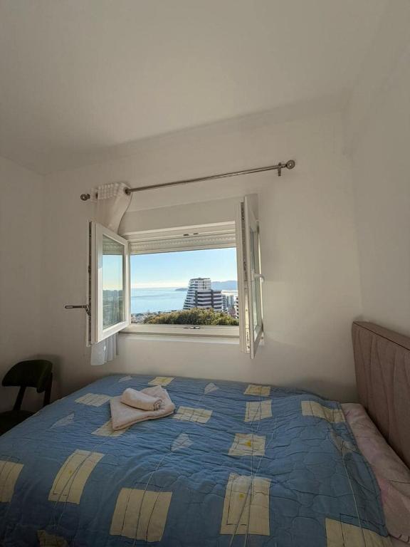 Seafront Serenity - 2BR Beach Walk Apartment - 2