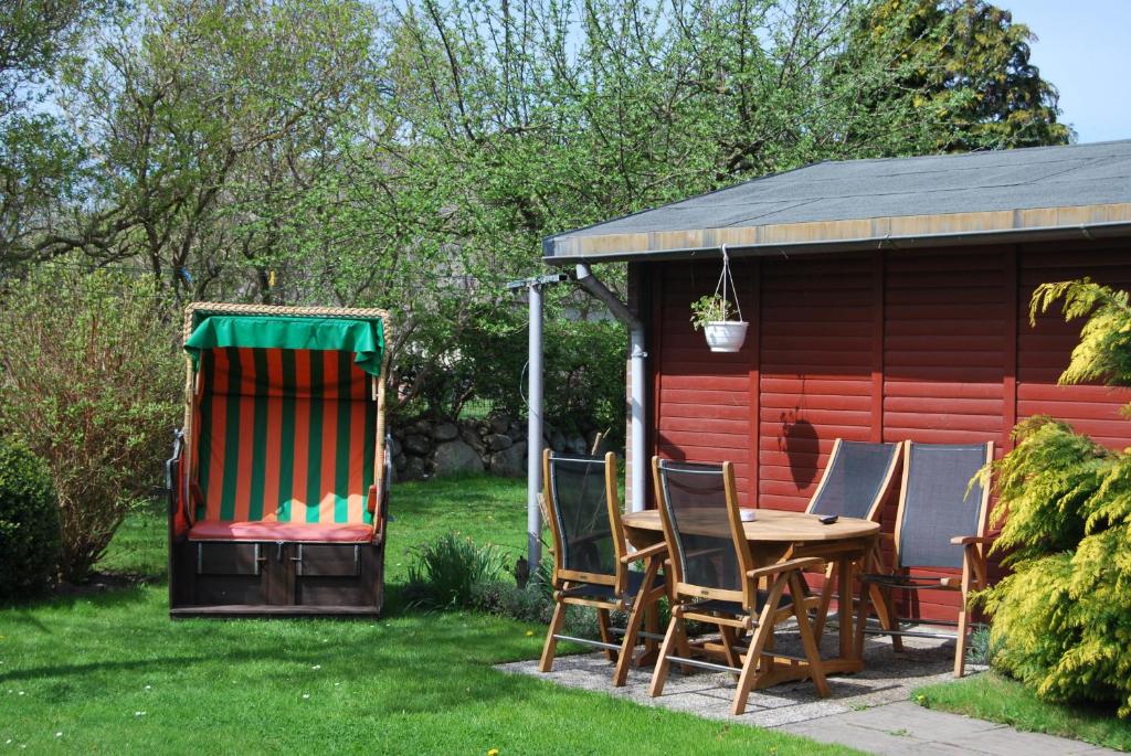 Garden, LINDENHOF Hotel Garni in Fehmarn