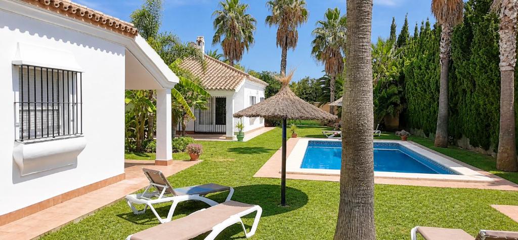 Andalusian patio villa 12 pax with private pool - 3