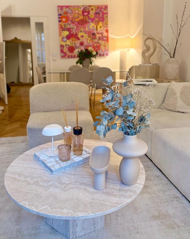 Luxury Eiffel Tower Apartment - 5