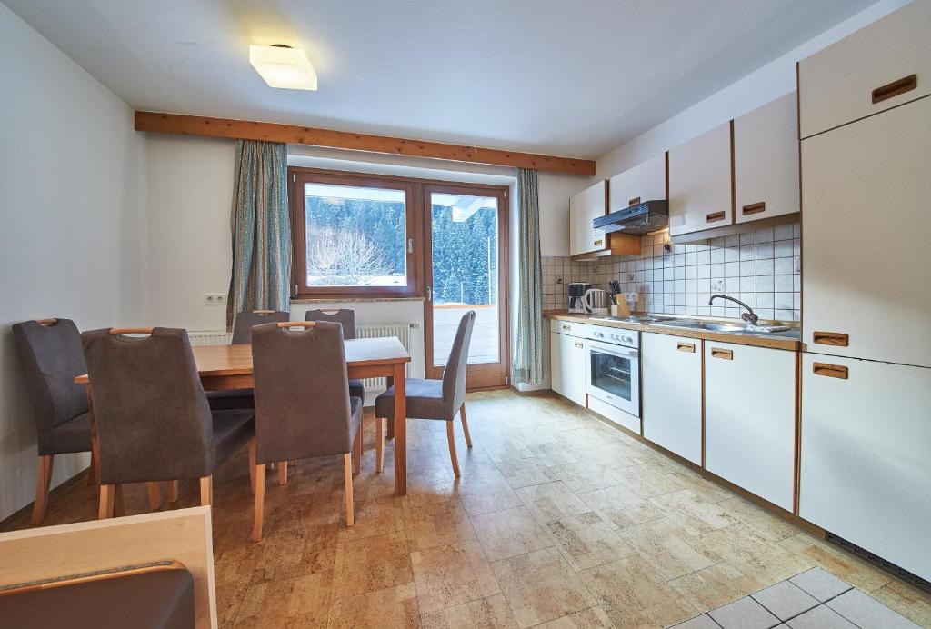 Kitchen, Appartements Glemmtal in Saalbach