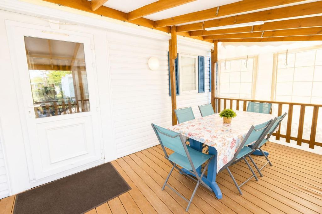 Mobil-home tout confort Camping de lEscale C43 terrasse piscine & plages - 3