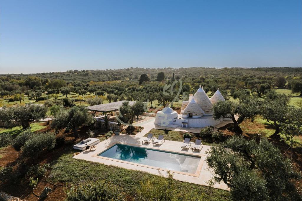 TD Trullo Lumina Boutique Luxury Trulli with Pool - 1