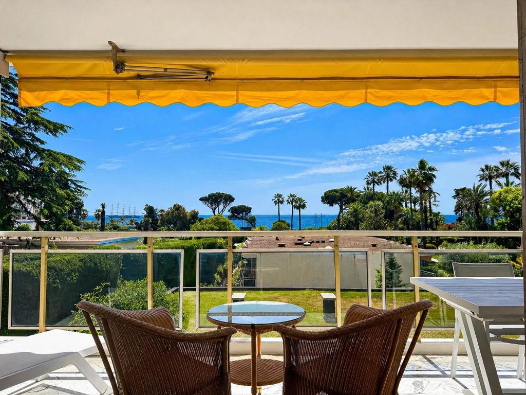 Superbes prestations terrasse piscine mer 350L - 1