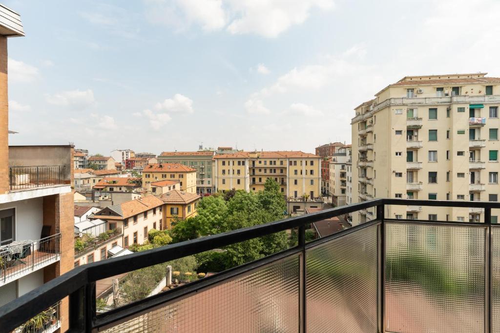 GuestHost - Comfy Balcony Flat steps from Navigli - 5