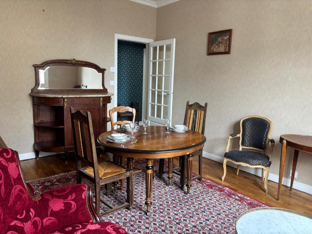Appart style château en plein centre - 1
