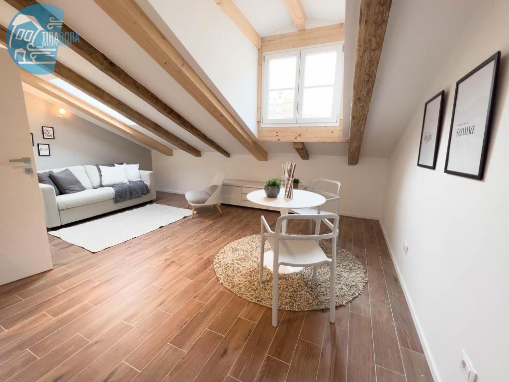 Gozzi 4 Tirabora Short Rent - 1