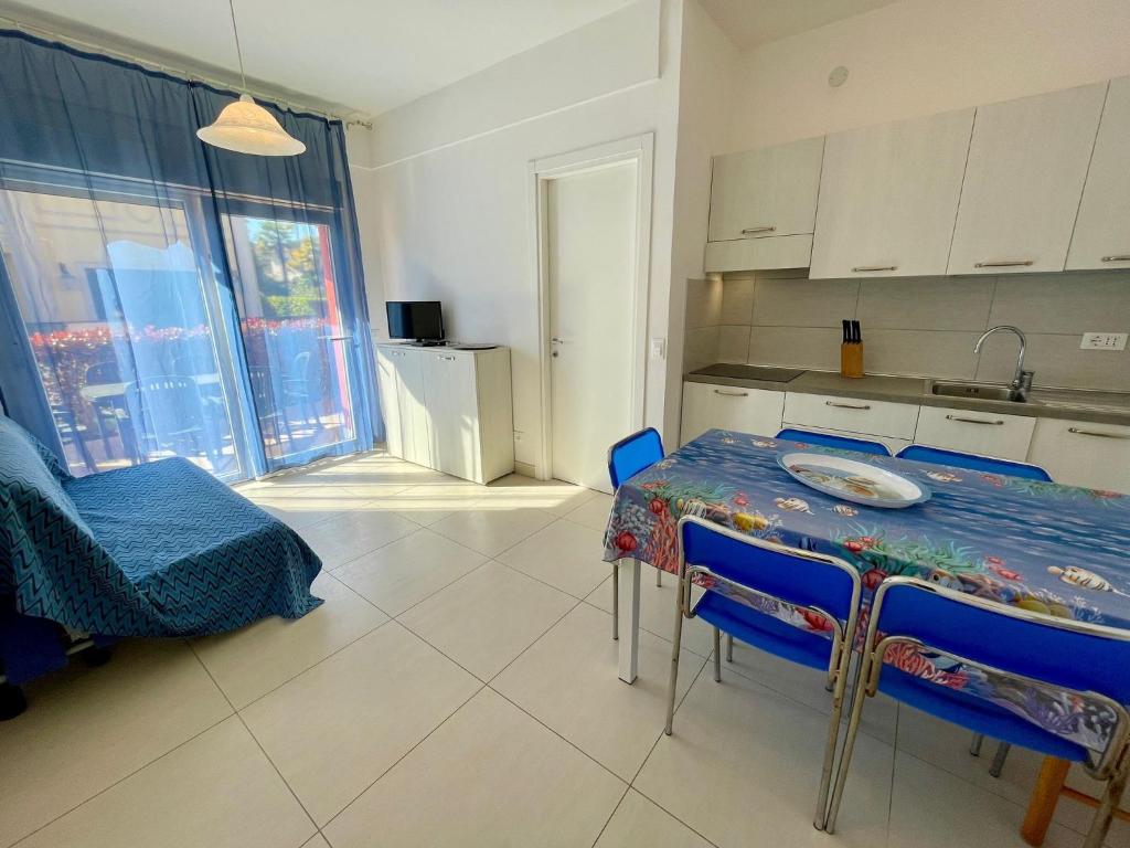 Apartment with private garden - 3