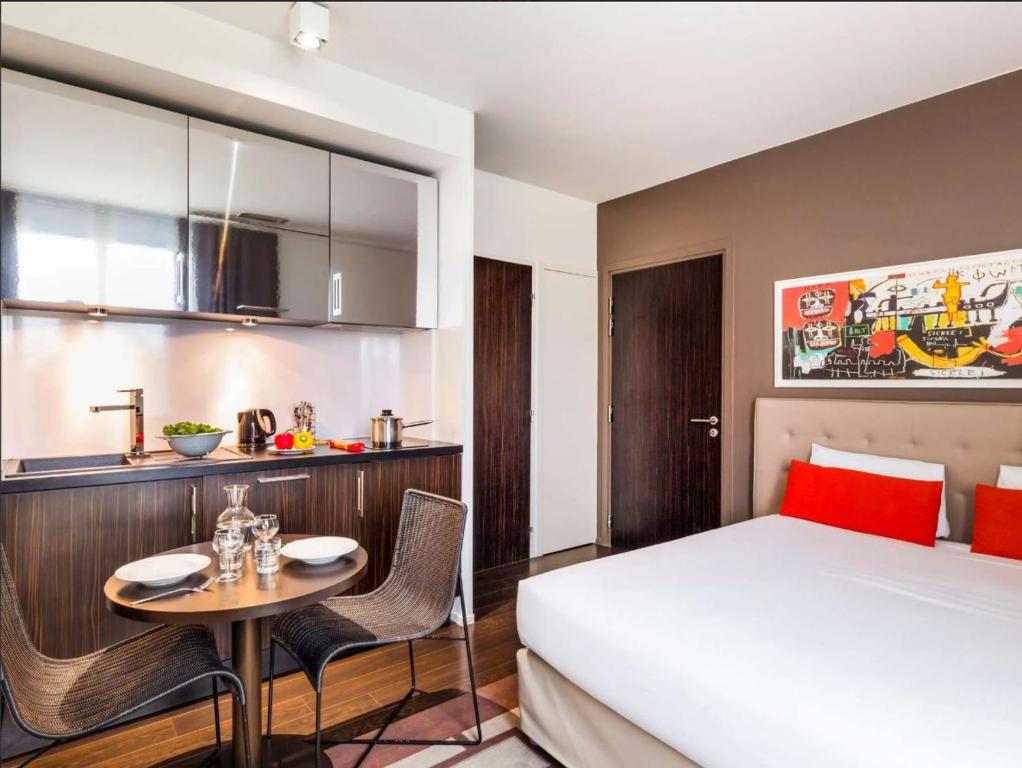 Disneyland Deluxe flat, outside pool, Climatisation, 1 min to Disney Parks - 3