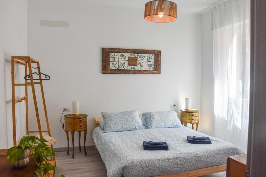 Central & Modern - 2 Bedrooms with Balcony & Parking - 1