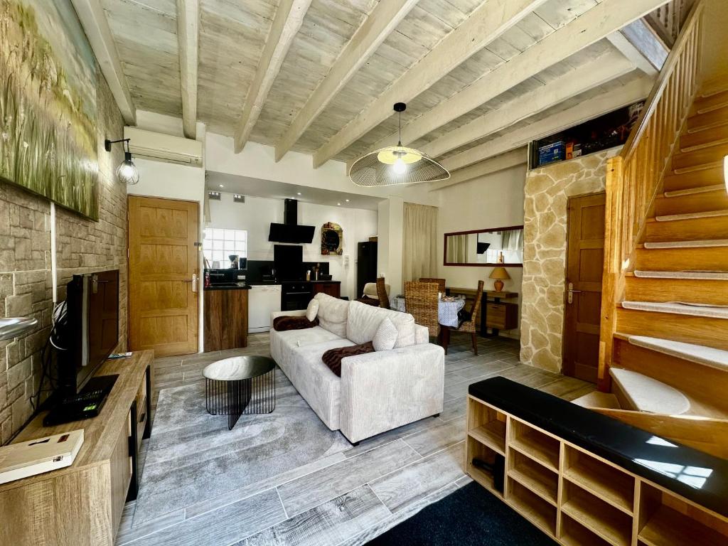 Maison dans les remparts d'Aigues-Mortes - 1