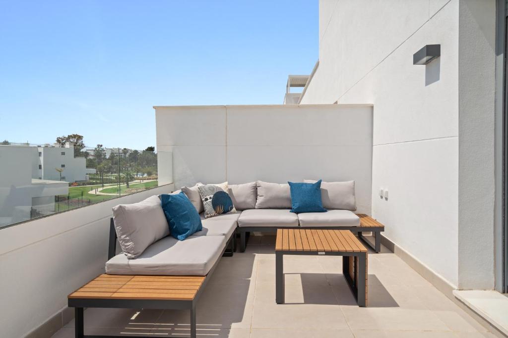 Sunny terrace apartment Acqua Gardens - 3