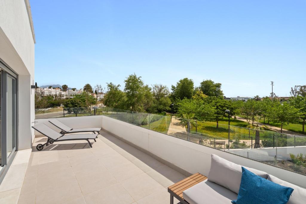 Sunny terrace apartment Acqua Gardens - 5