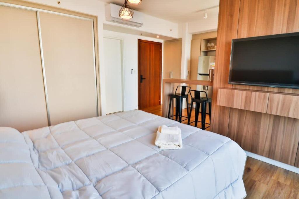 Stylish Retreat Steps from Shopping del Sol - 3