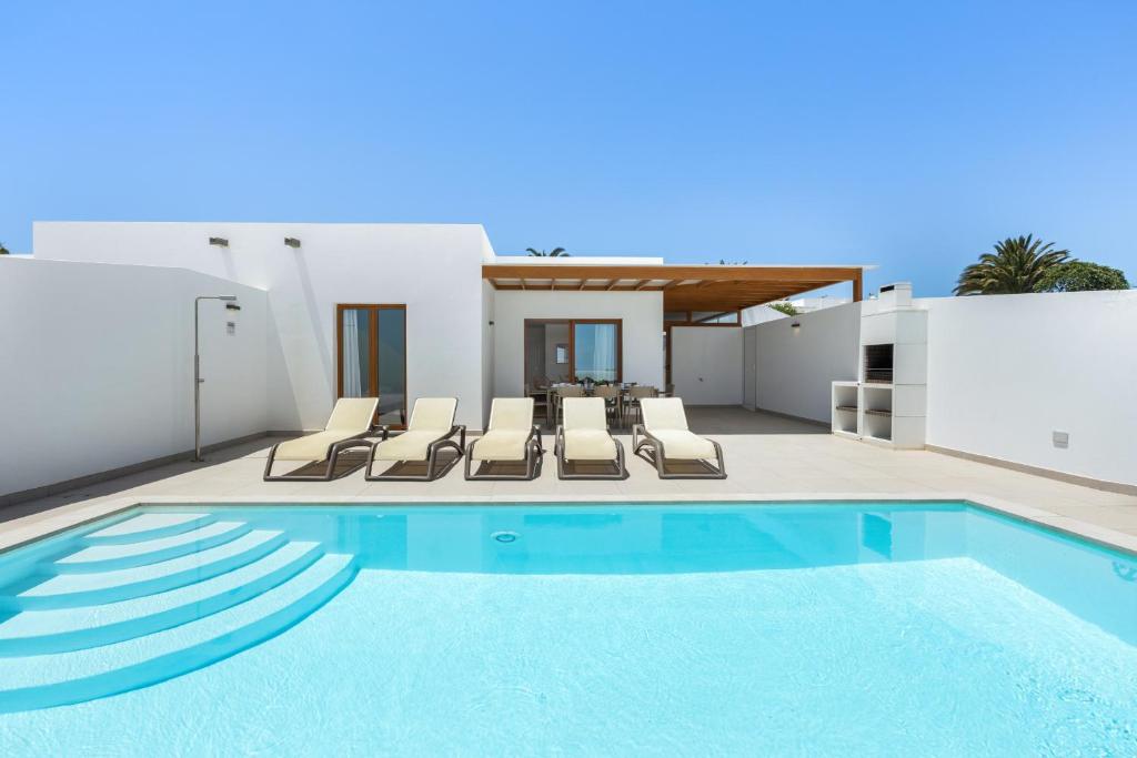 Villa Los Altos Arbea 8B by Escape Home - 2