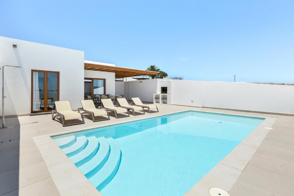 Villa Los Altos Arbea 8B by Escape Home - 1