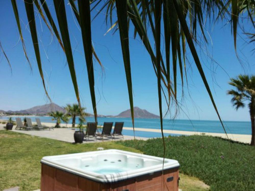 Playa del Paraiso Deluxe Rental - 2