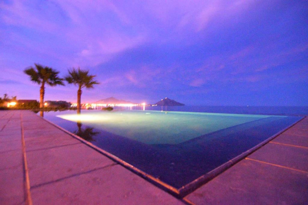 Playa del Paraiso Deluxe Rental - 4