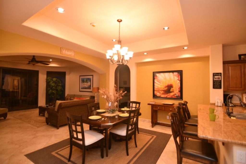 Playa del Paraiso Deluxe Rental - 5