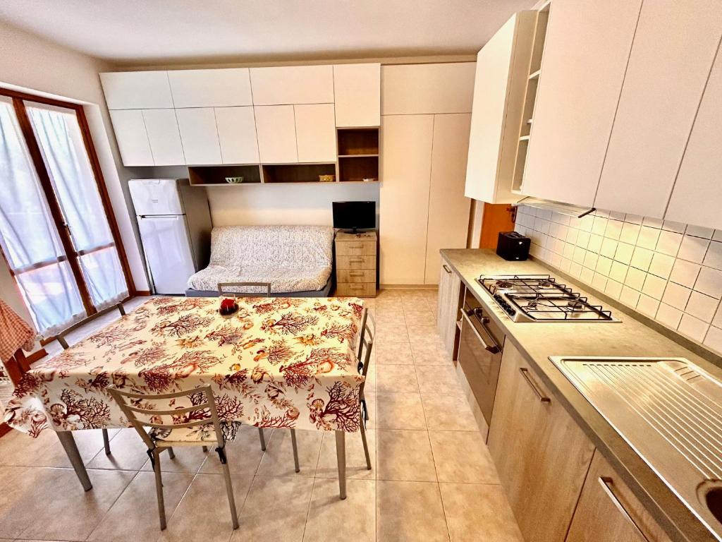 POSITANO comodo con terrazzo e posto auto - 4