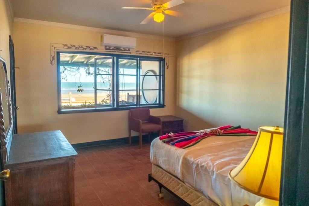 Rick`s beachfront house in San Felipe - 5