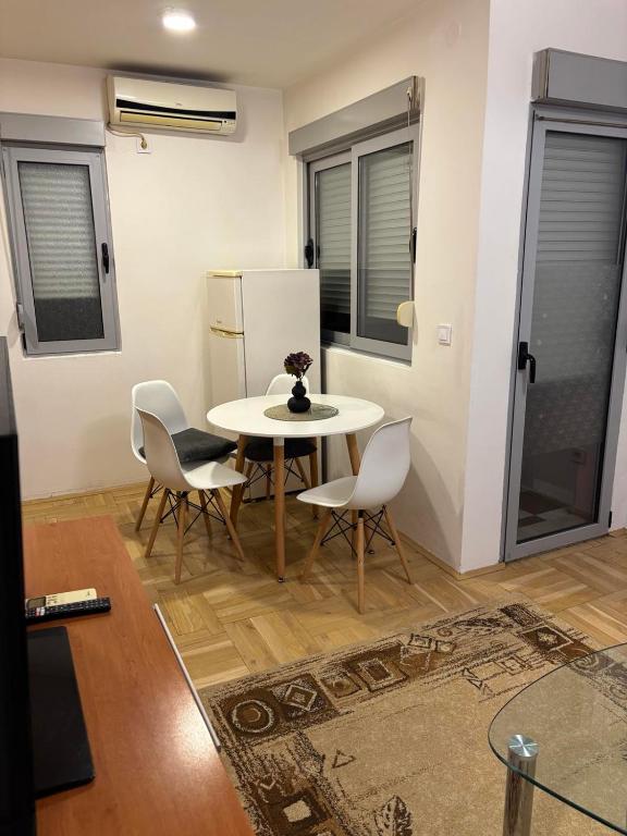 Apartman Stari aerodrom 2 - 5
