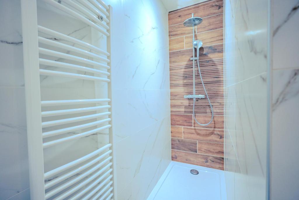 Quiet Line Coliving - Chambre dans T4 de 68m2 - Jusqu'à 2 personnes - Wifi Fibre -Gare à 15 min - GEM à 2 min - 4