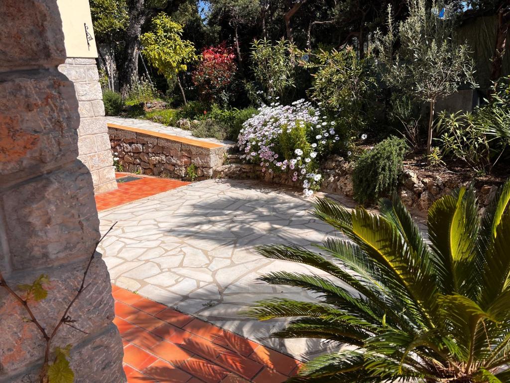 VILLA ARVOR CANNES Appartement indépendant en bas de maison - 3