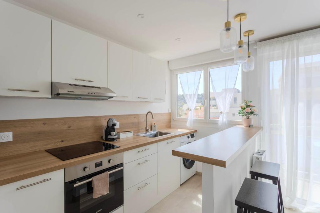 Studio lumineux VUE MER - NEUF entre Monaco-Menton - WIFI - 3