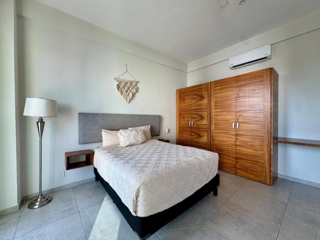Ideal Area, Comfy Bed, 4 Blocks from 5th & Shops - 1