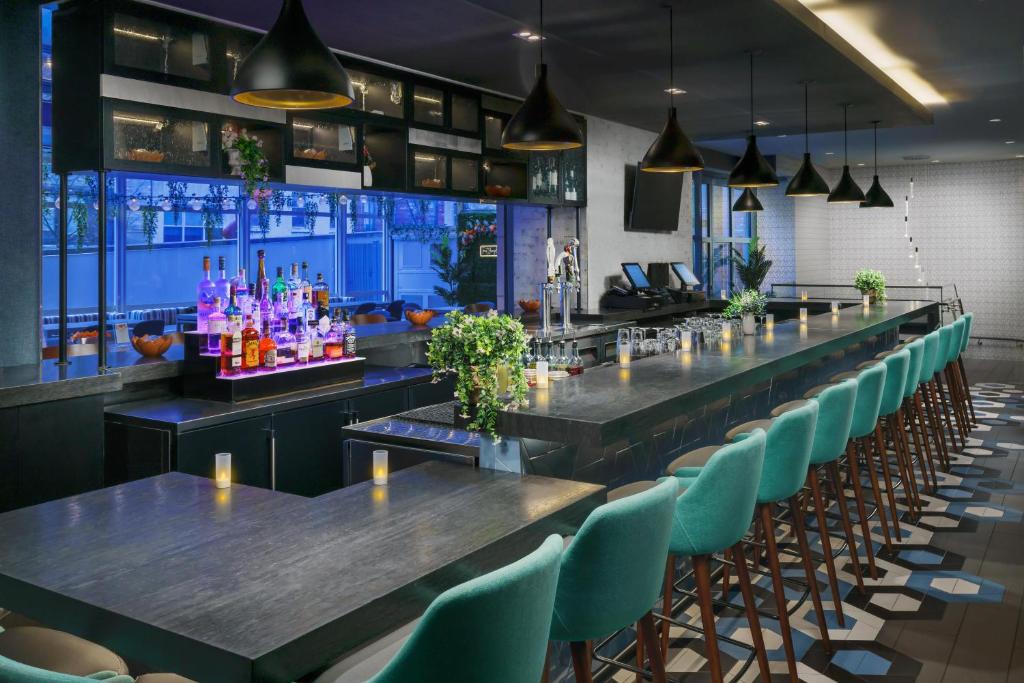 Bar/lounge