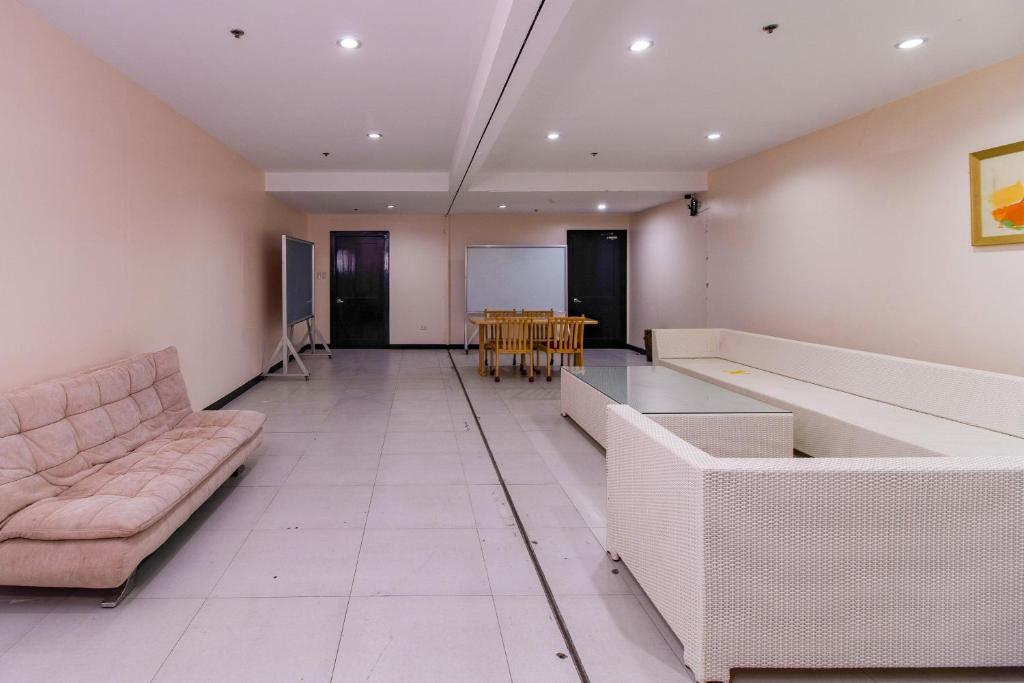 Main Hotel and Suites Cebu