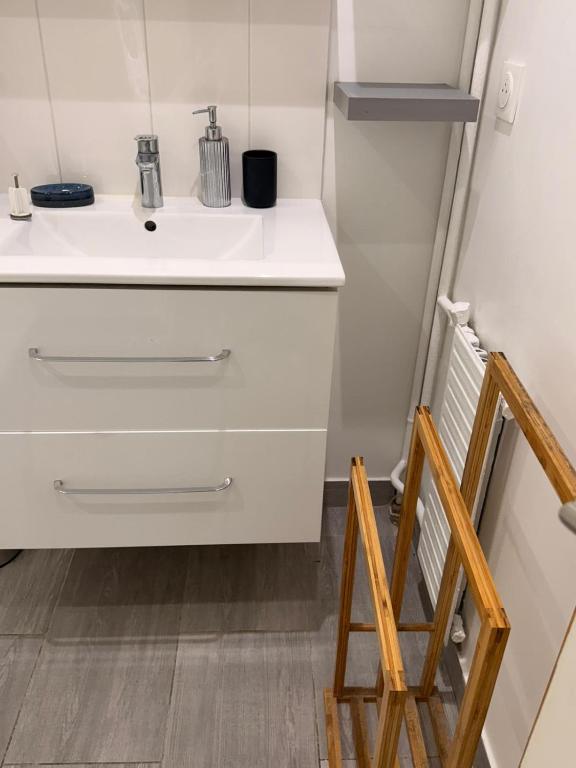 T4 3 Chambres Ideal pour familles et groupes Face du Stade de France Canal et toutes commodités - 4