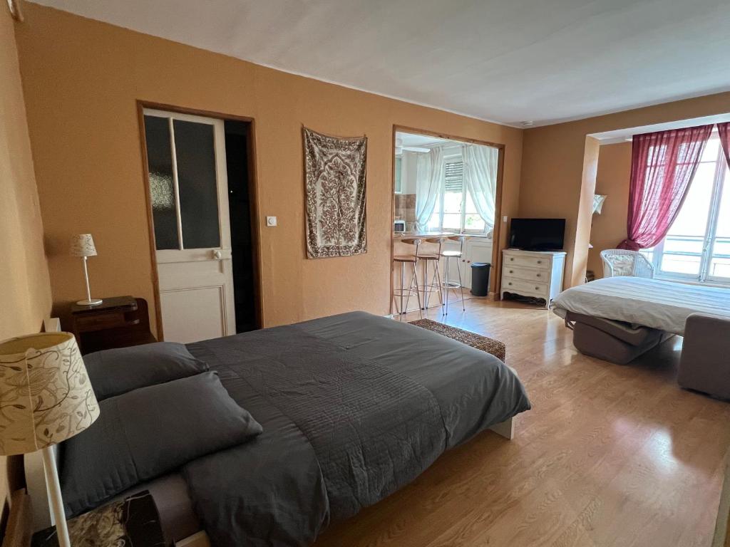36 M2 between Presqu'île and university - 3