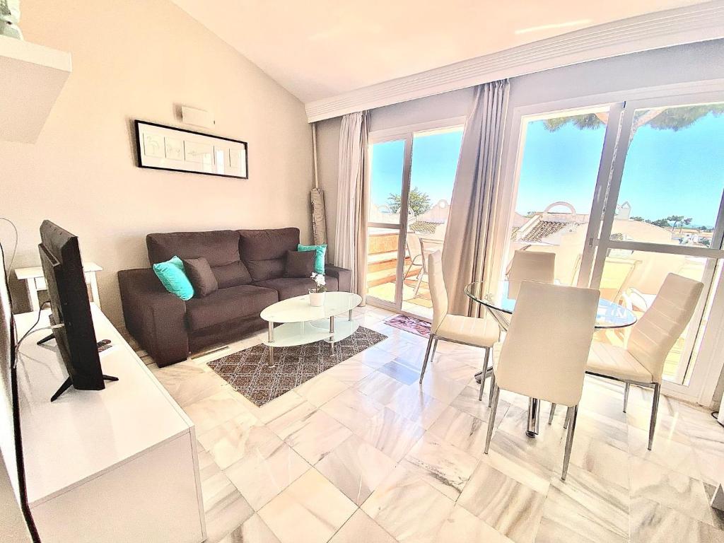 VIME V Sunny Marbella East SWIMMING POOL, GYM & SPA - EaW Homes - 4
