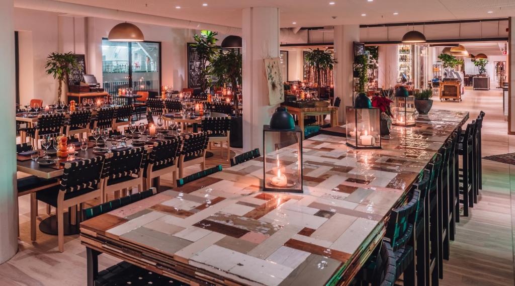 Restaurant, Clarion Hotel Helsinki in Helsinki