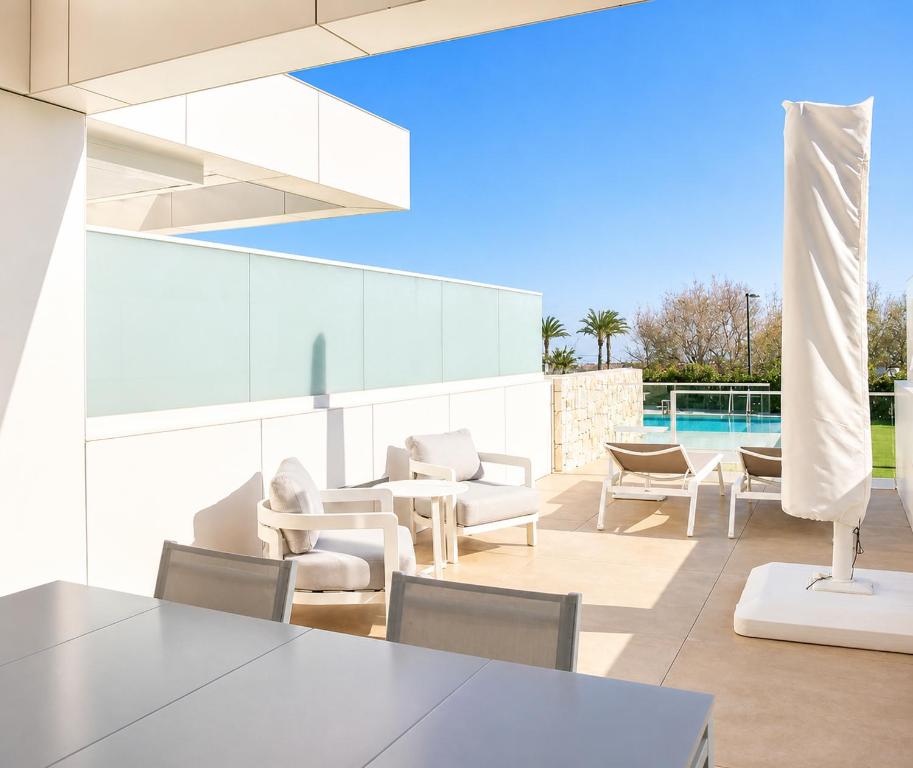 Apartamento Albamar II en Dénia, con piscina, vistas al mar y acceso directo la playa by Family Homes Rentals - 4