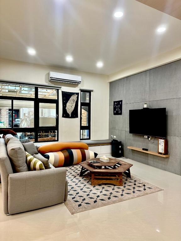 GOLD HOME