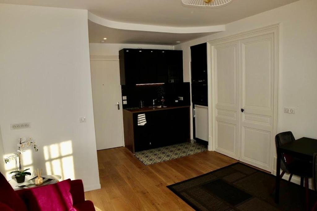 Eugenie Residence - 4