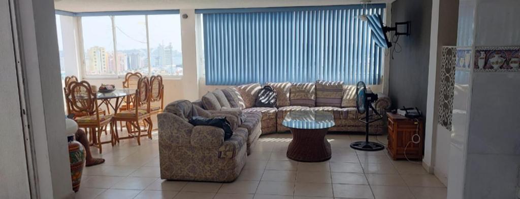 Penthouse ReyBa - 1