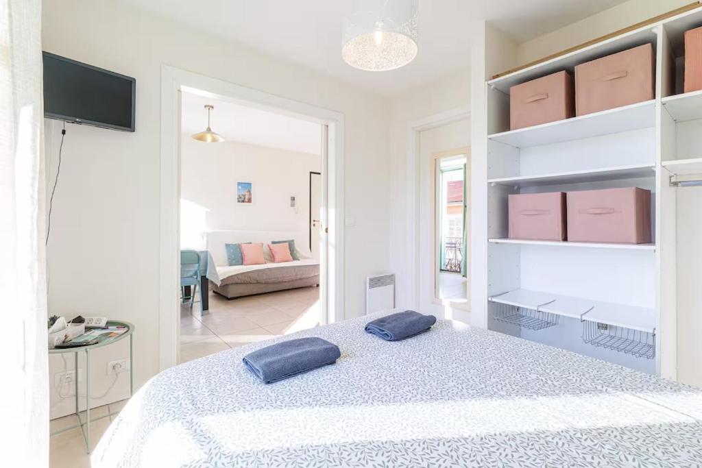 Bright apartment with balcony Port de Nice - 3