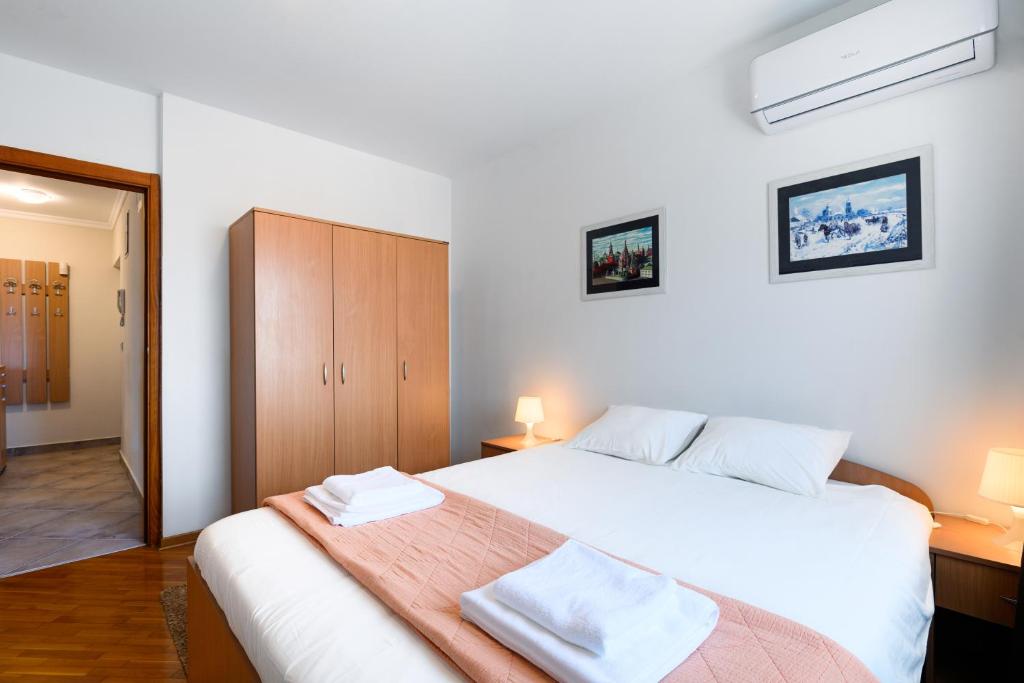 Maxim Duplex Vracar - 3BR with Private Parking - 3