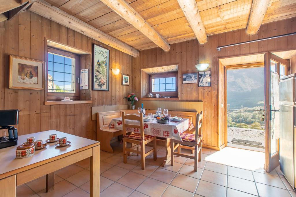 Private Green Oasis - Terrace - Happy Rentals - 3