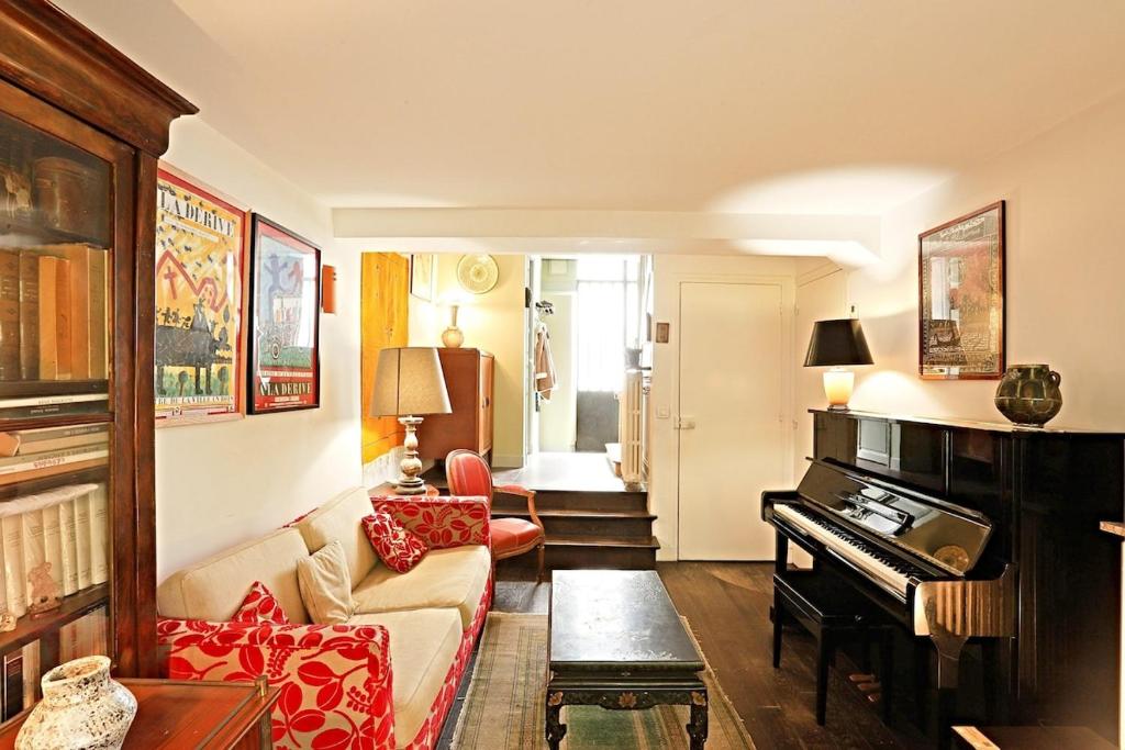 My Beautiful House With a Garden in Paris - 5