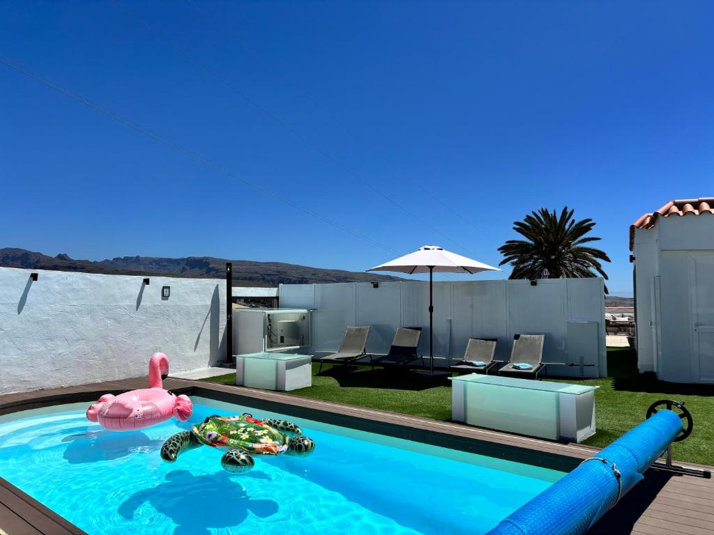Private pool, parking, BBQ in the South of GC - 3