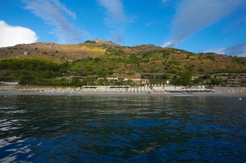 Hotel Caparena — Plaża in Taormina, Sycylia