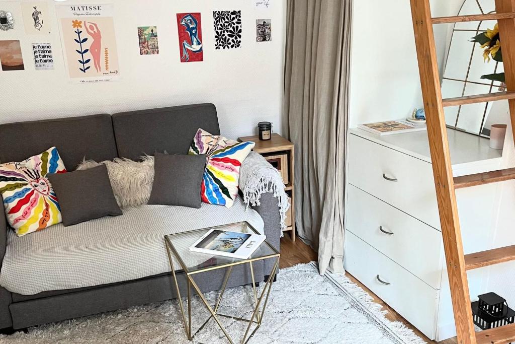 Quiet and bright studio of 20 m in Paris 15th - 2