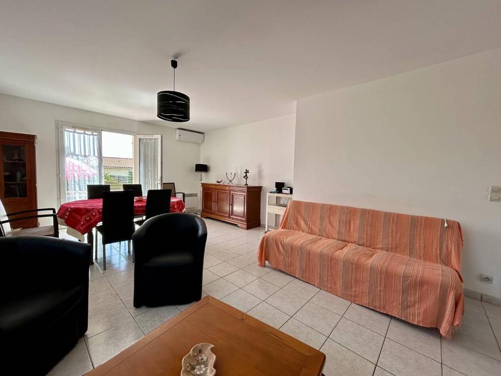 Maison avec piscine privée- Canet en Roussillon CR000-10CA - 3